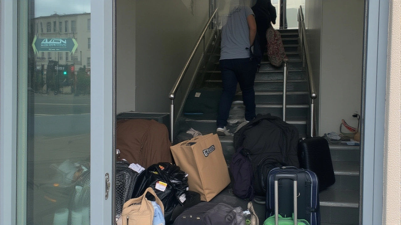 Starmer Threatens to Cut Support for London Asylum Seekers Who Refuse Relocation